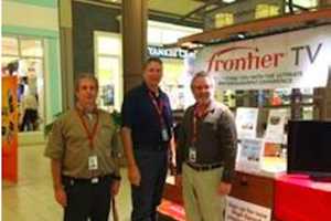 Frontier Sets Up Kiosk At Danbury Mall To Send Holidays Cards To Soldiers