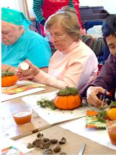 Greenwich Students Team With Junior League For Senior Celebration