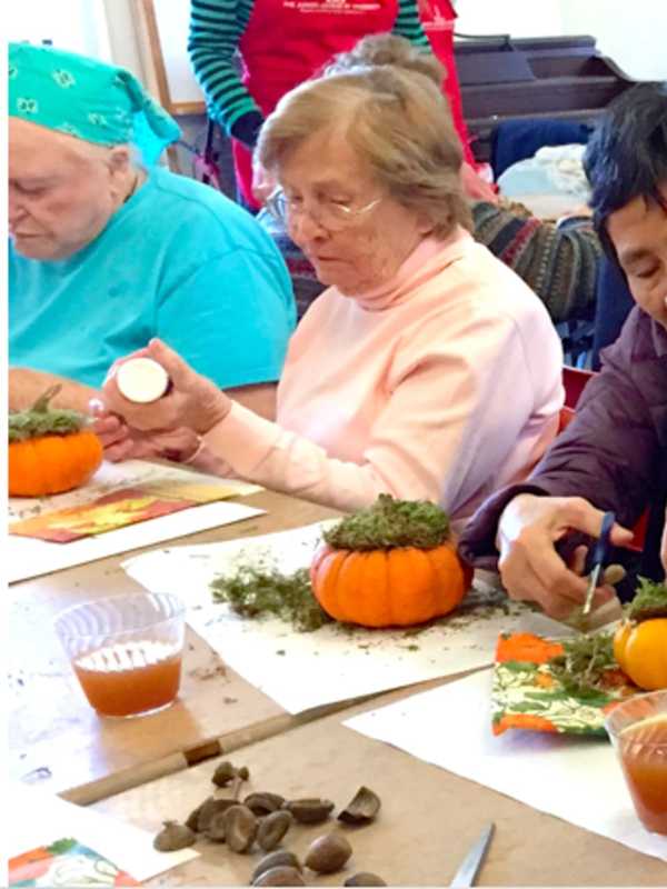 Greenwich Students Team With Junior League For Senior Celebration