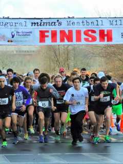 Runners Race In Danbury For MSA, Meatballs