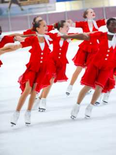 Stamford's Skyliners Synchronized Skating Team Kicks Off Season
