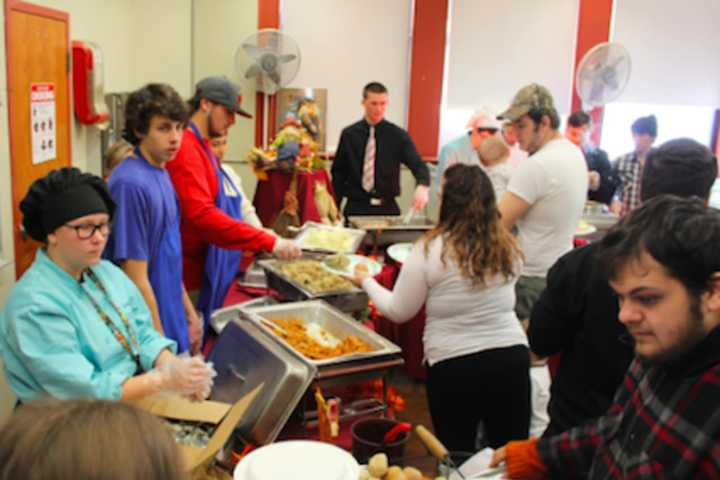 Danbury School Hosts Annual Thanksgiving Dinner