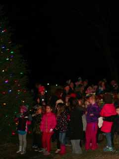Oakland Residents Can Celebrate The Season, Help Others This December 