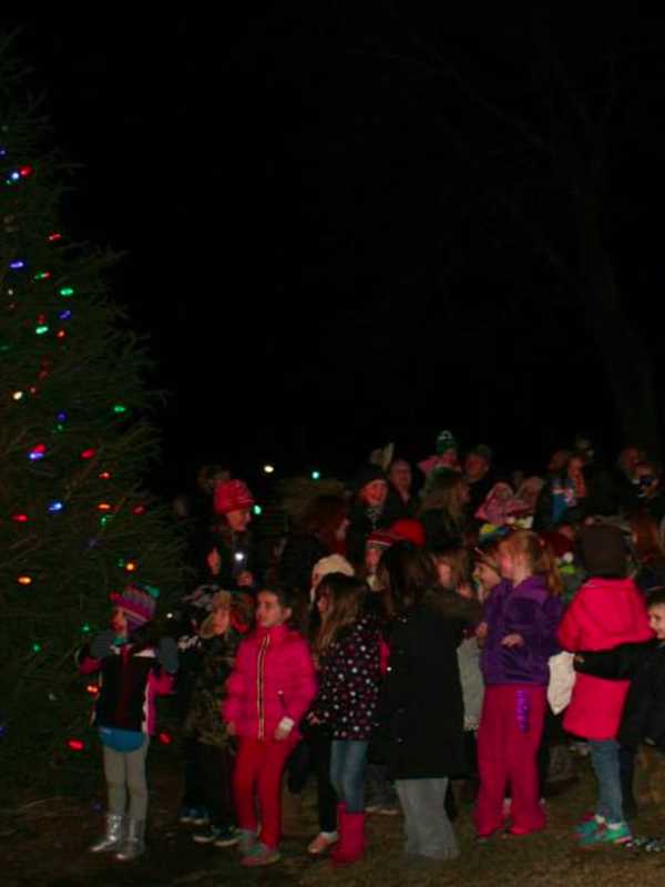 Oakland Residents Can Celebrate The Season, Help Others This December 