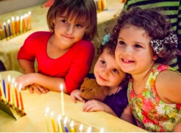 Greenwich&#x27;s Jewish Day School students, Chabad of Greenwich&#x27;s Hebrew School students and children from Chabad of Greenwich&#x27;s Gan Preschool will perform at the outdoor Menorah Lighting on Dec. 6, at 4 p.m.