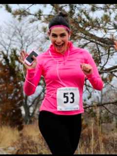 Jingle Bell Jog Hits The Streets Sunday In Greenwich