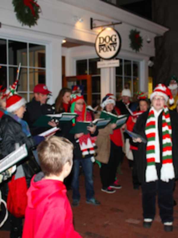 Ridgefield Residents Step Out For A Holiday Community Stroll
