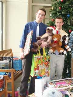 Fairfield Prep Helps Bring Christmas To Children In Need