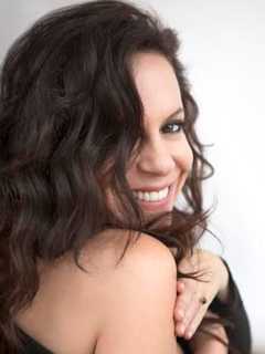 Grammy-Nominated Bebel Gilberto Brings Brazilian Rhythms To Ridgefield