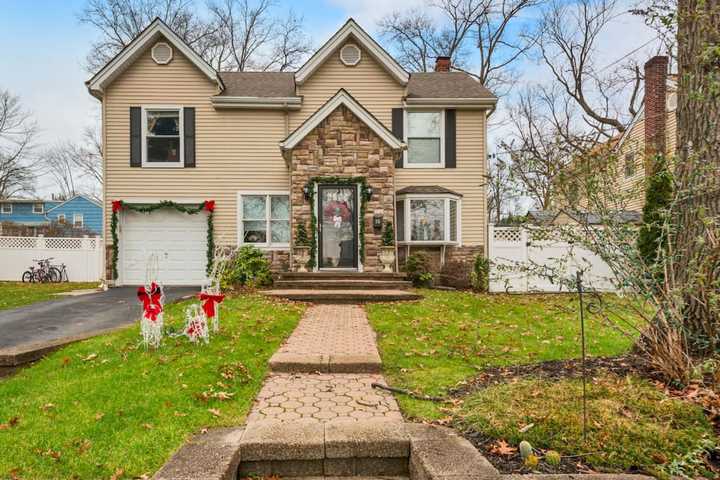 Waldwick Colonial Offers All-Star Location At Unbeatable Price