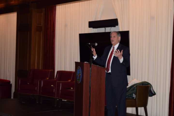 Jim Tedesco speaks to crowd of mayors at the Bergen County Economic Development Conference at Metlife Stadium.