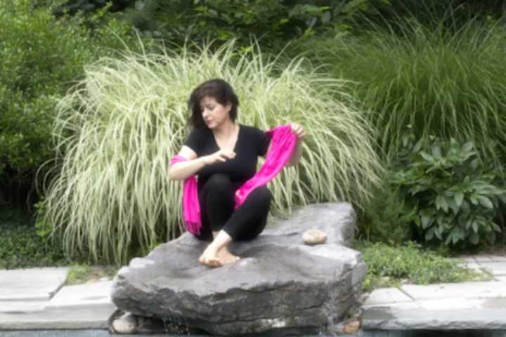 Elmwood Park Speaker Promotes Happiness