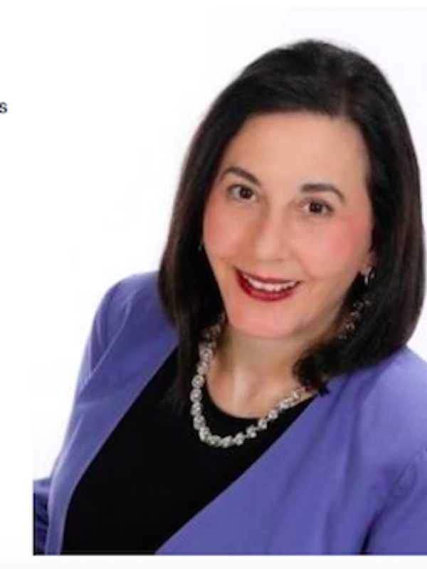 Janet Rosier Opens College Consulting Business In Westport