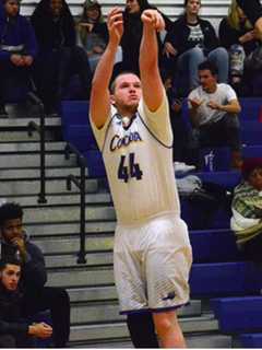 Concordia’s Stephen Milhaven Named CACC Co-Rookie of the Week