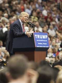 Westchester Estate Owner Donald Trump Holds Lead As Iowans Caucus
