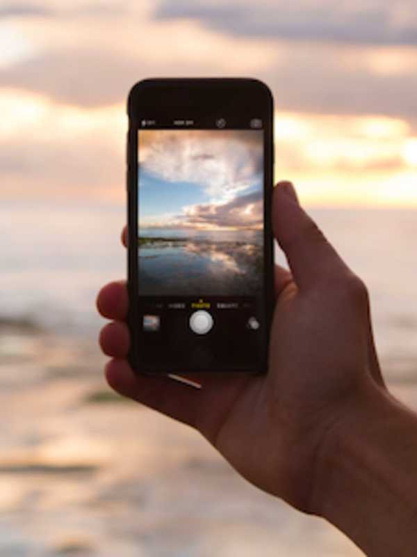 Pic Darien, Art Center’s Smartphone Photo Contest, Continues Until Monday