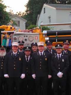 Darien Volunteer Firefighters Recuiting At Open House For Volunteer Week