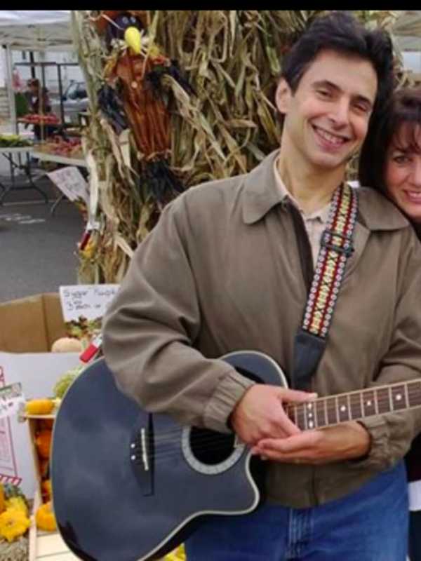 Gerard, Diane Barros Bring 'One Fine Tapestry' To Hawthorne Library