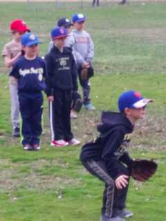 New Lyndhurst Little League Organizes Parade