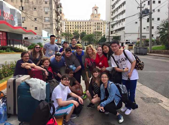 Student and faculty members of Pace&#x27;s Cuba documentary trip.