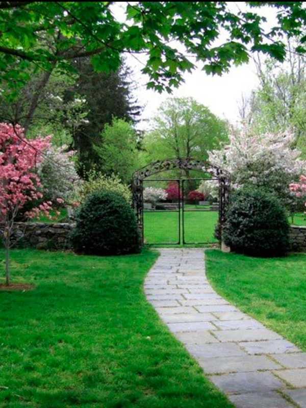 Dogwood Festival At Fairfield's Greenfield Hill Congregational Church