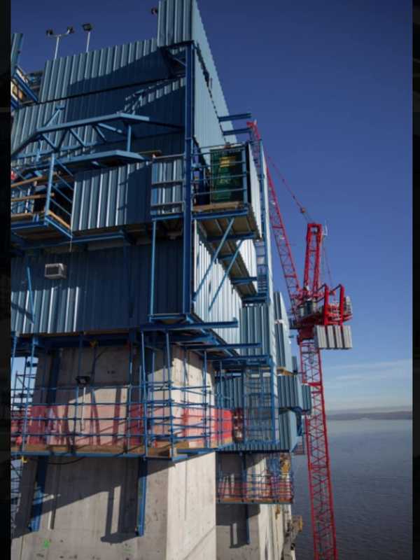 Blue Boxes Help Tappan Zee Bridge Grow Taller Each Day