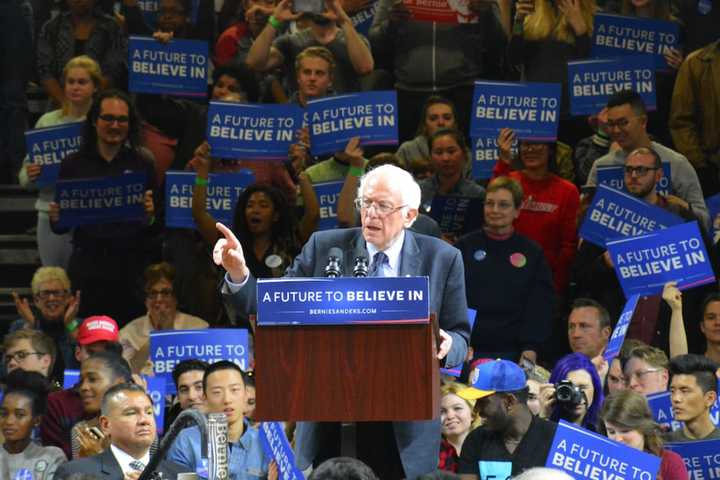 Bernie Sanders Pays Tribute To FDR At Hudson Valley Rally
