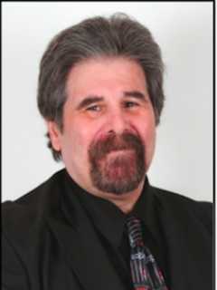 Author Discusses 'Titanic For Dummies' At Bridgeport Library
