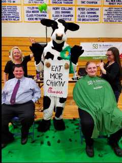 Students Take Part In Brookfield High Fundraiser To Fight Childhood Cancer