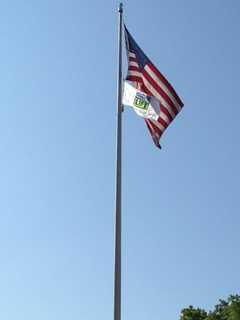 Greenwich Hospital Raises Flag In Honor Of Organ Donors