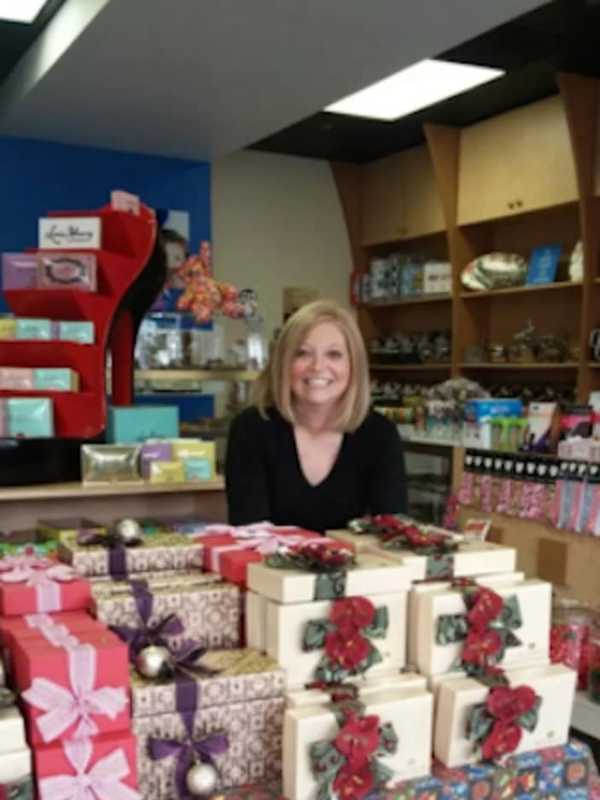 Stony Point Jeweler Joins Other Area Owners Offering Mother's Day Specials