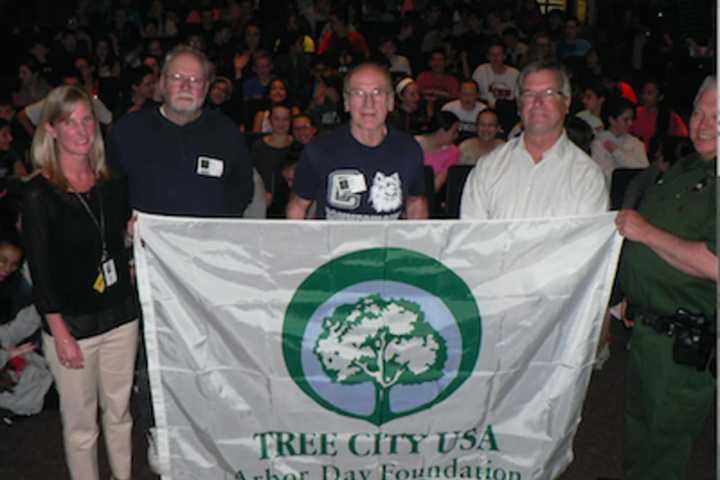Monroe Land Trust Distributes Chestnut Seeds To Students For Arbor Day