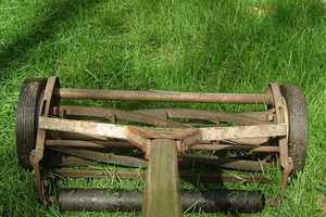 Do's And Don'ts For Mowing Your Lawn This Summer
