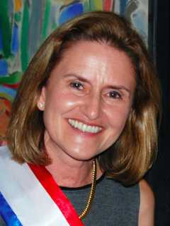 Greenwich League Of Women Voters Honors Former Leader With Top Award