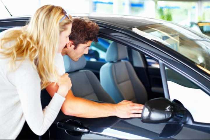 Daily Voice Autos: Does The Early Bird Get The Worm When Car Shopping?