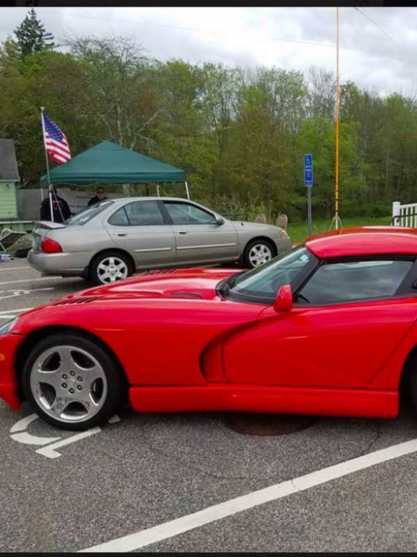 New Fairfield Fire Department, Viper Owners Association Host Car Show
