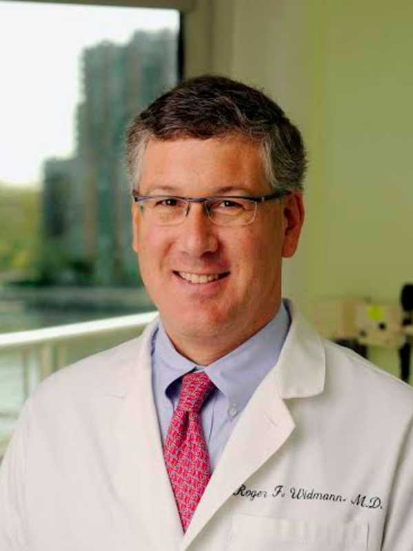 HSS Doctor Explains What You Need To Know About Scoliosis
