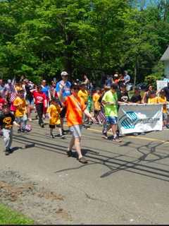 Redding Steps Off For Memorial Day Parade