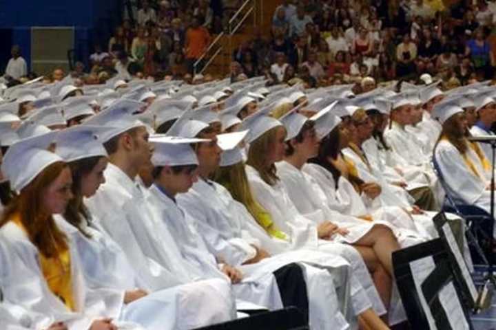 Joel Barlow Bids Farewell To Class Of 2017 This Week