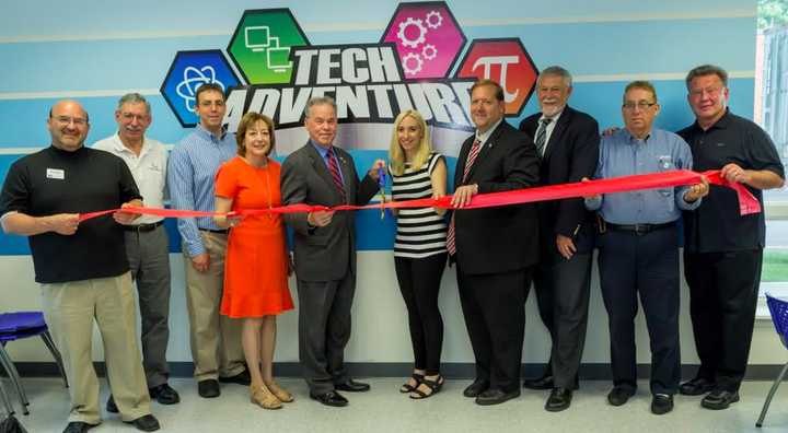 L to R: Barry Dorfman, Robert Salmon, Craig Finch- Partner, Joan Neumann, County Executive Ed Day, Alysson Burgos, Clarkstown Supervisor George Hoehmann, Roger Scheiber, Justin Schwartz and Nick Hogan.