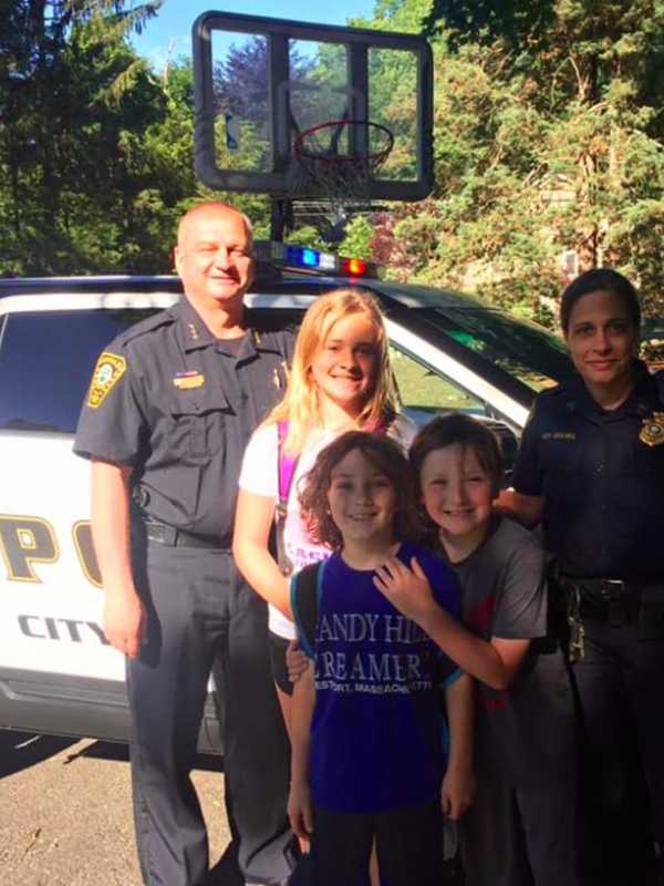 Kids Get Ride To School By Norwalk Police Chief, Sergeant
