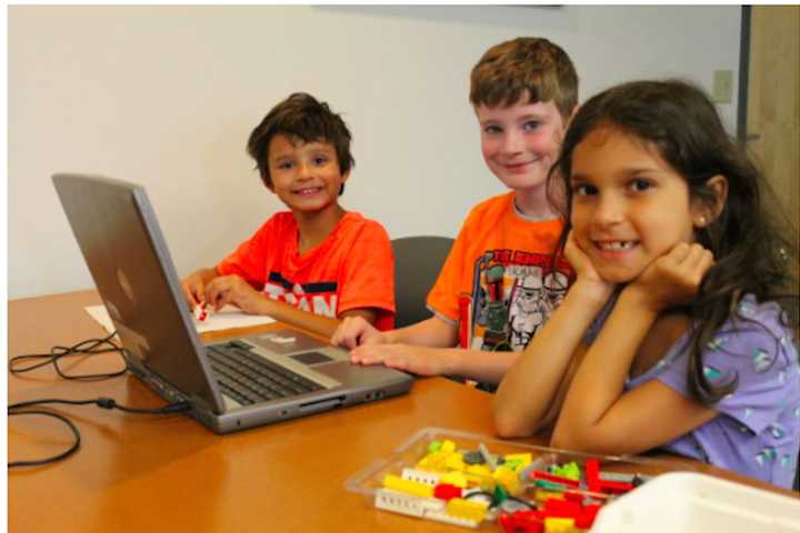 Kids, Teens Join Swim, Dive, Tech Camps At Ridgefield Parks And Recreation