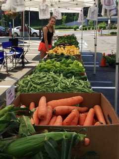 New SoNo Farmers Market Offers Fresh Food Fix To Diverse Crowd