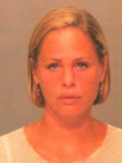 Old Greenwich Woman Charged With Stealing Clothing From Store