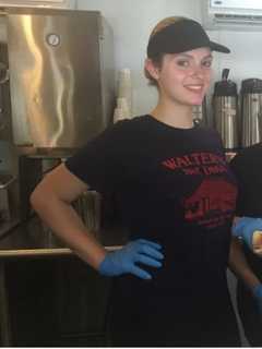 Walter's In Mamaroneck Snags Win In 'DVlicious Hot Dog Contest'