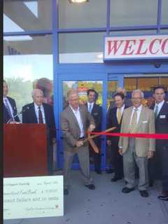 Hungry Shoppers Flock To ShopRite's Grand Opening In Danbury