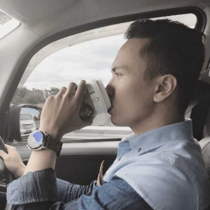 Drinking coffee while operating a motor vehicle in New Jersey could soon be banned if lawmakers in Trenton have their way.