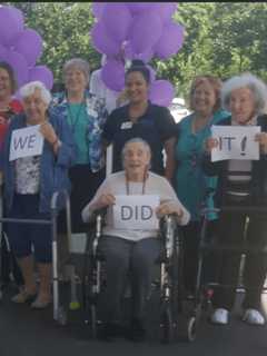 Ridgefield Seniors Meet Goal Of Making World's Longest Friendship Bracelet