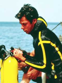 Weston 'Frogman' Found Adventure On High Seas With Jacques Cousteau