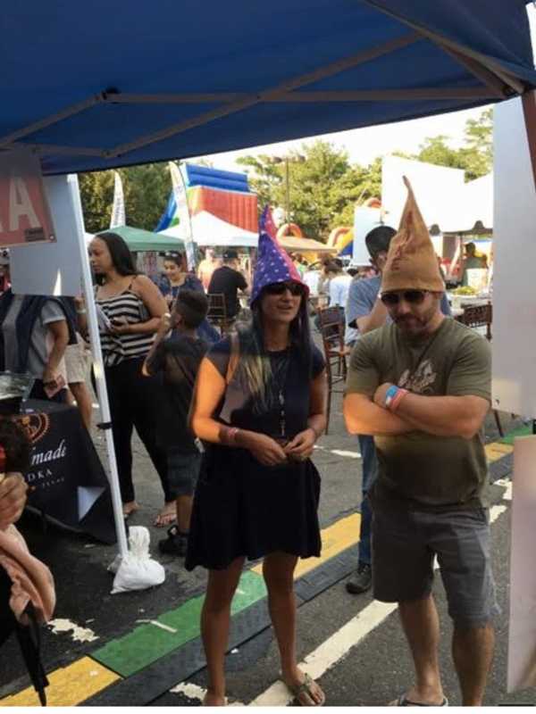 Crowds Take A Taste Of The Blues, Views & BBQ Festival In Westport